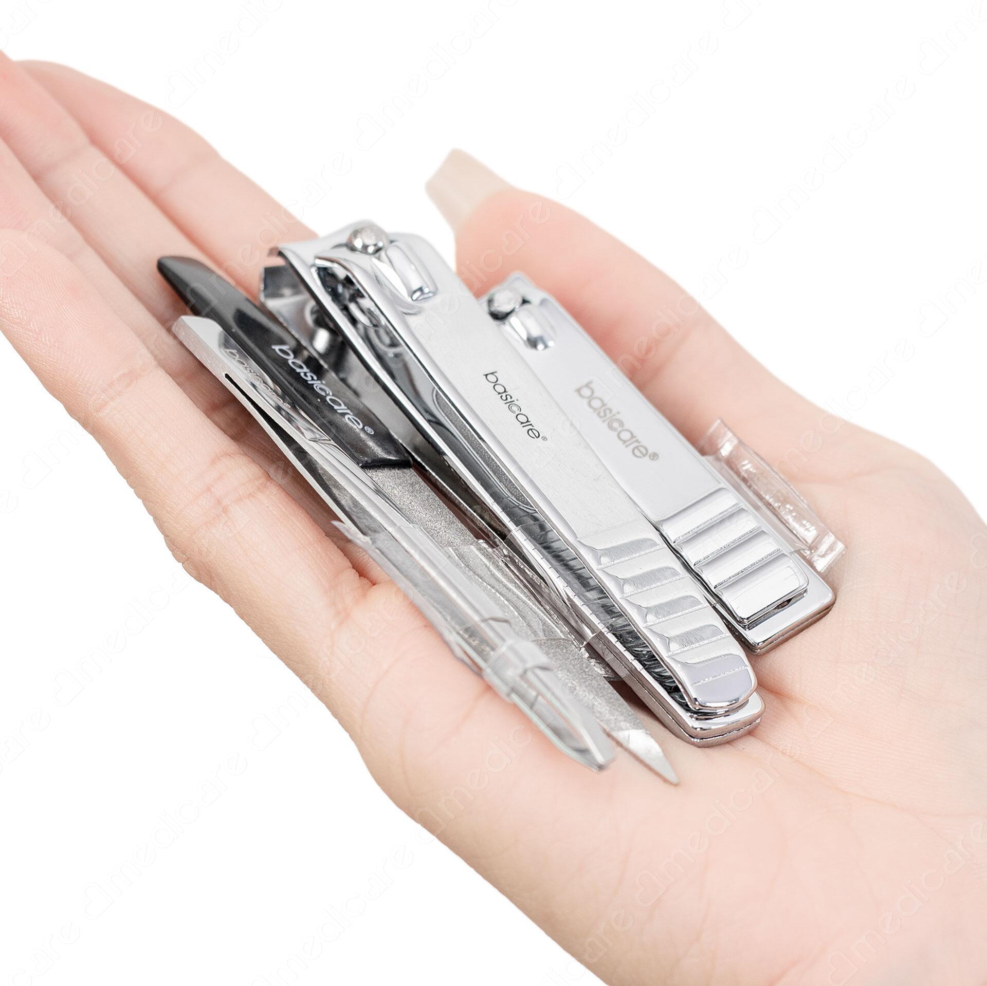 <a id="_heading=h.gjdgxs"></a>Bộ Chăm Sóc Mini Cắt Móng, Nhíp Và Dũa BASICARE 1017 lưỡi kềm sắc bén giúp tỉa móng nhanh chóng và dễ dàng có dũa nhỏ và nhíp, tiện lợi thuận tiện.