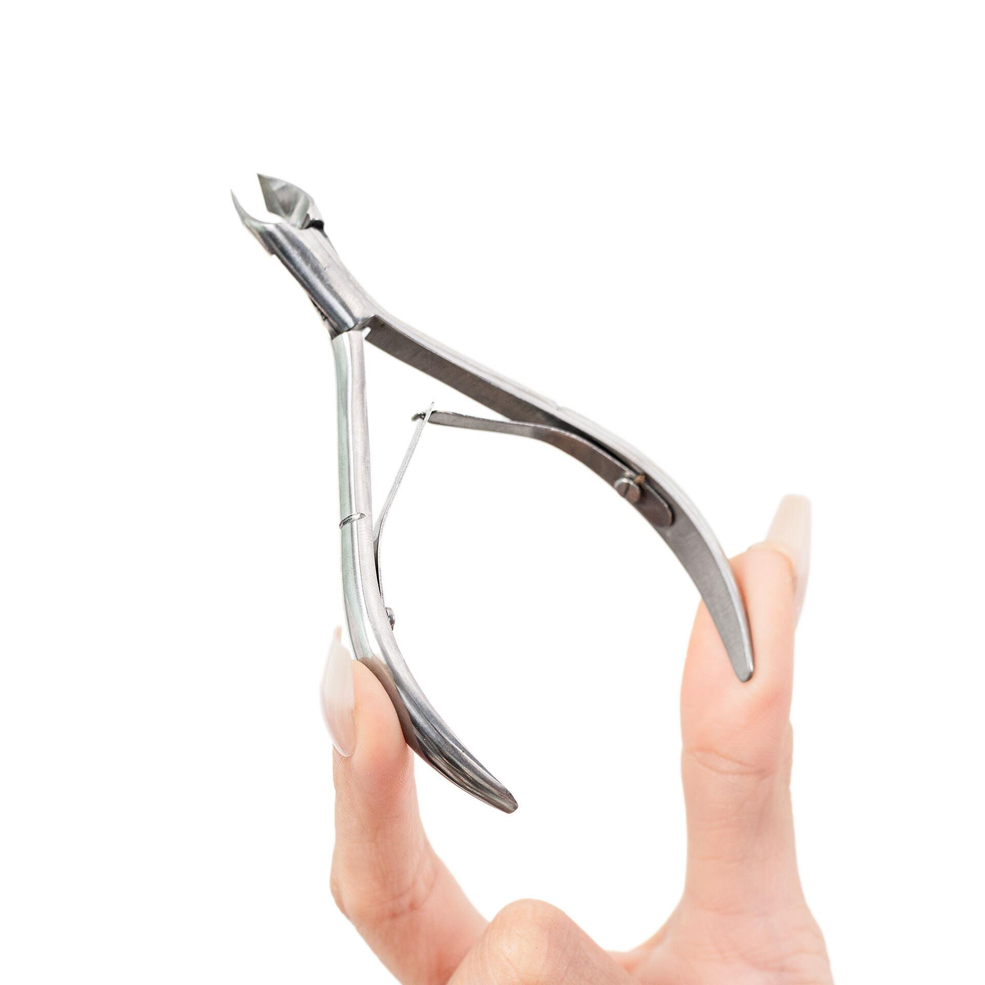 Kềm Cắt Da BASICARE 4.2″ 1171 với lưỡi kềm sắc bén giúp bạn loại bỏ những phần da chết trên bàn tay và bàn chân.