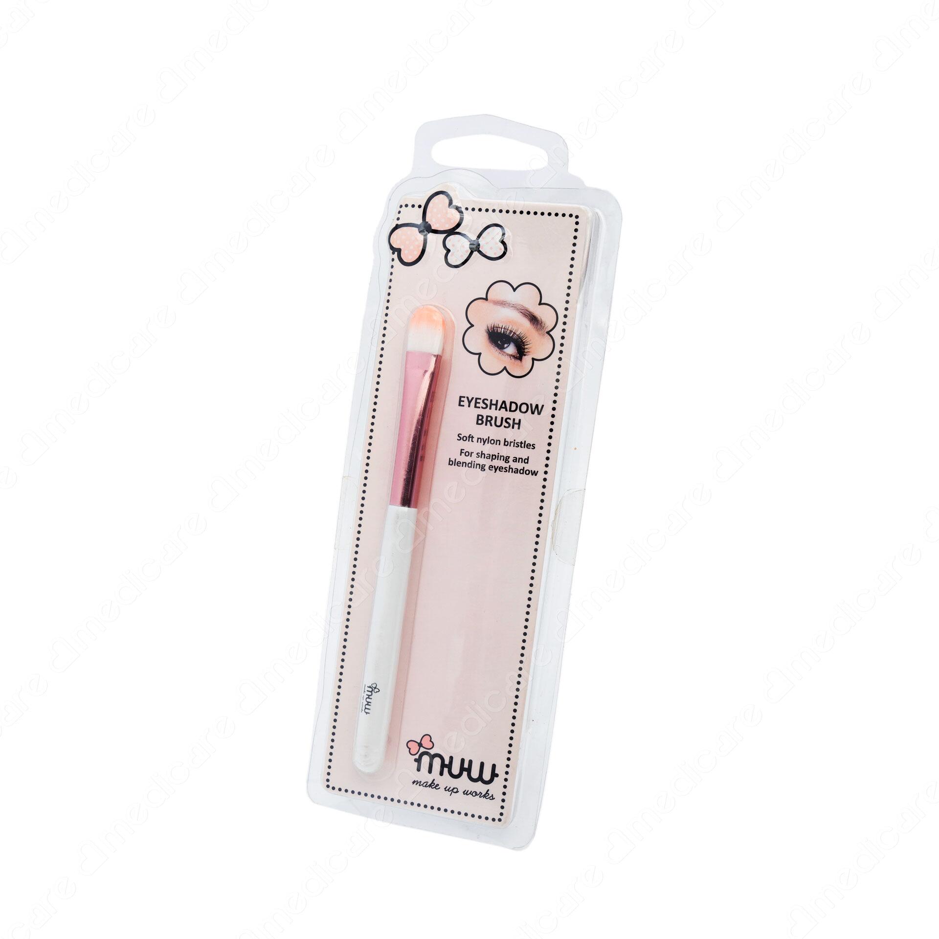 Cọ Mắt MUW 6520 với sợi lông mềm mịn, giúp tán phấn đều phấn lên mắt.