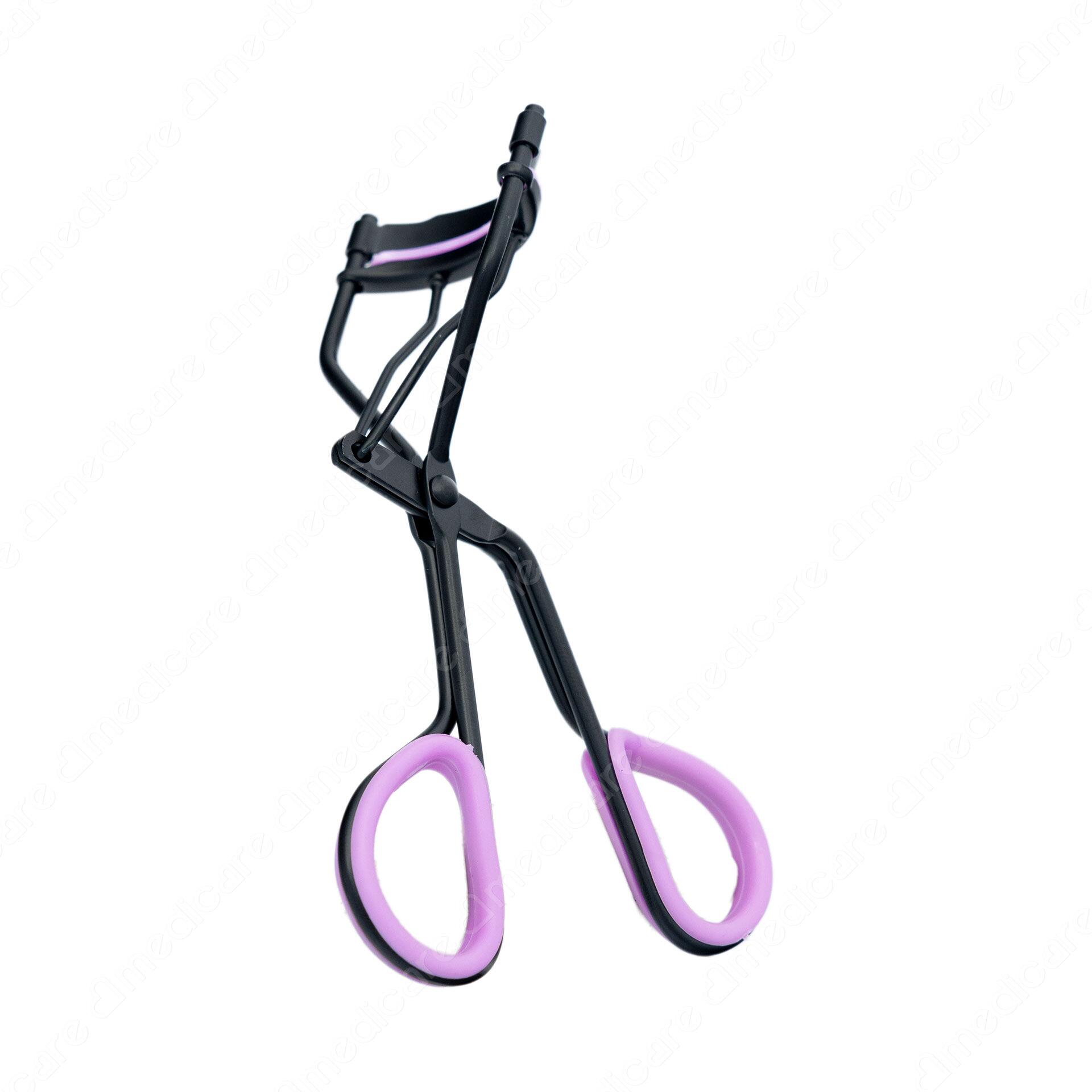 Bấm Mi BASICARE giúp cho hàng mi cong vút tự nhiên, tạo độ sâu cho đôi mắt.