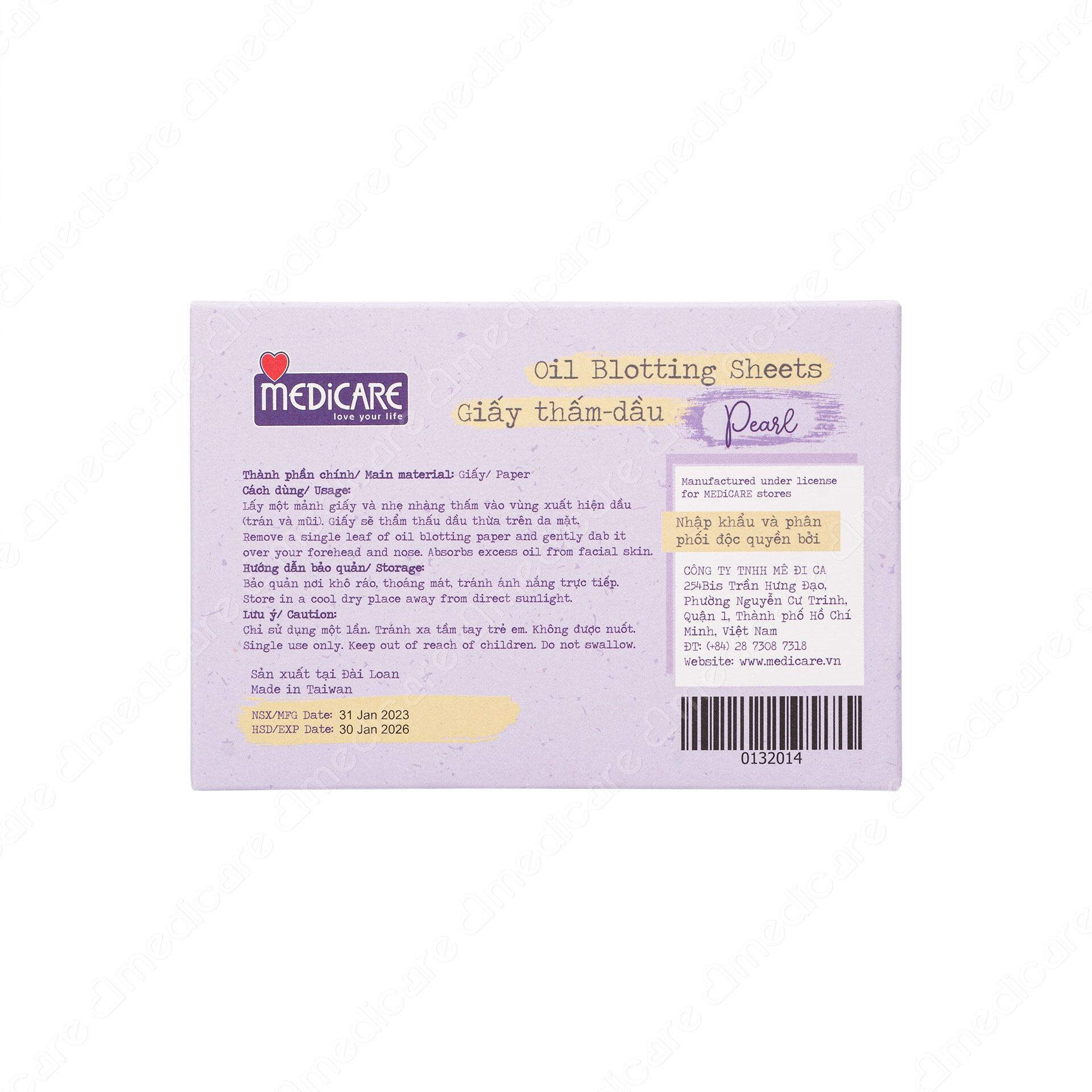 Giấy thấm dầu MEDiCARE hương hoa hồng dịu nhẹ giúp lấy đi lượng dầu thừa trên da mặt, làm sạch nhanh chóng bề mặt da, giữ cho da luôn khô thoáng, dễ chịu. Sản phẩm là sự lựa chọn phù hợp với những nàng da dầu và da hỗn hợp thường xuyên trong tình trạng bóng nhờn. 