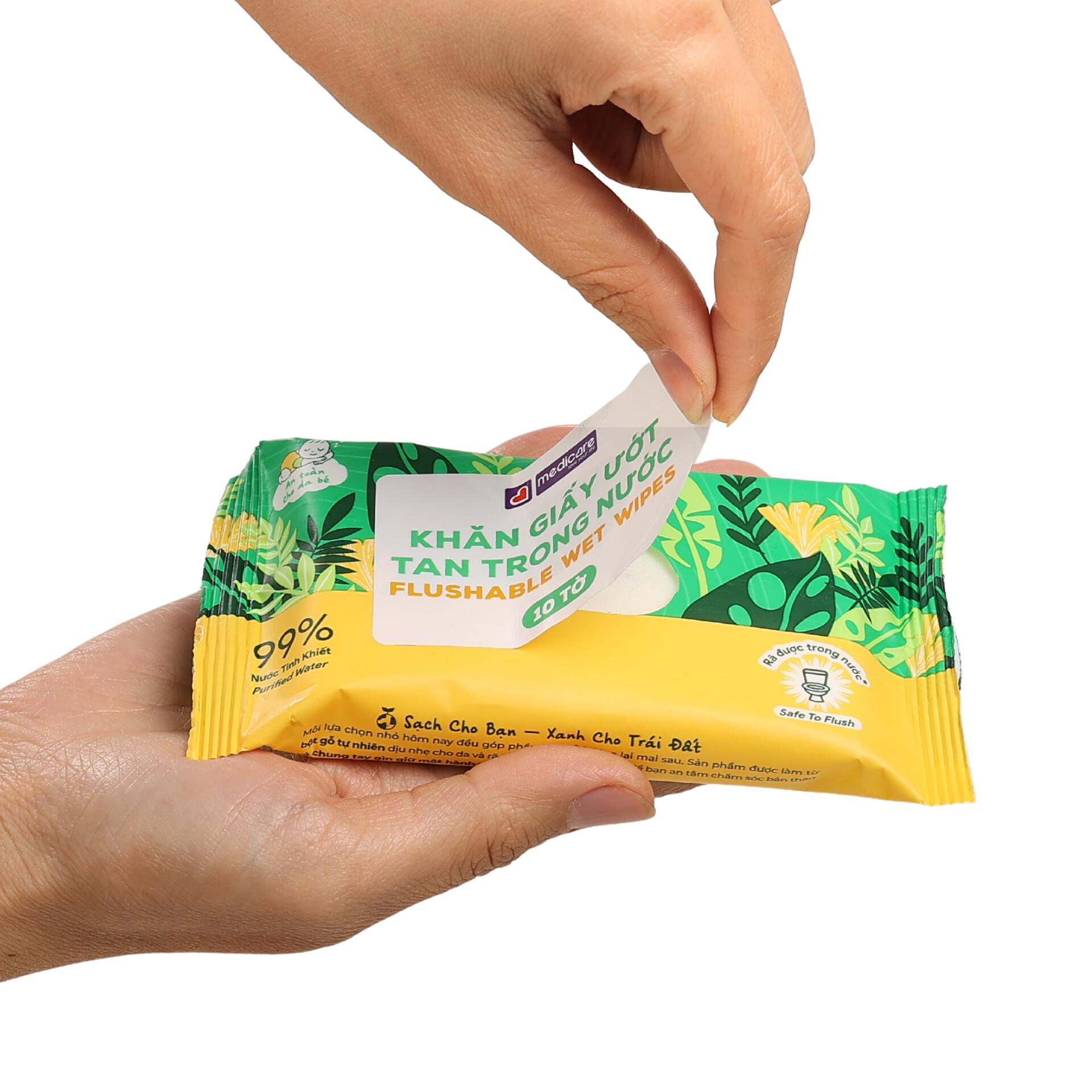 Khăn giấy ướt tan trong nước MEDiCARE mềm mại và an toàn cho da. Với khả năng tan rã nhanh chóng sau khi xả nước, sản phẩm thân thiện môi trường và hệ thống ống dẫn nước.